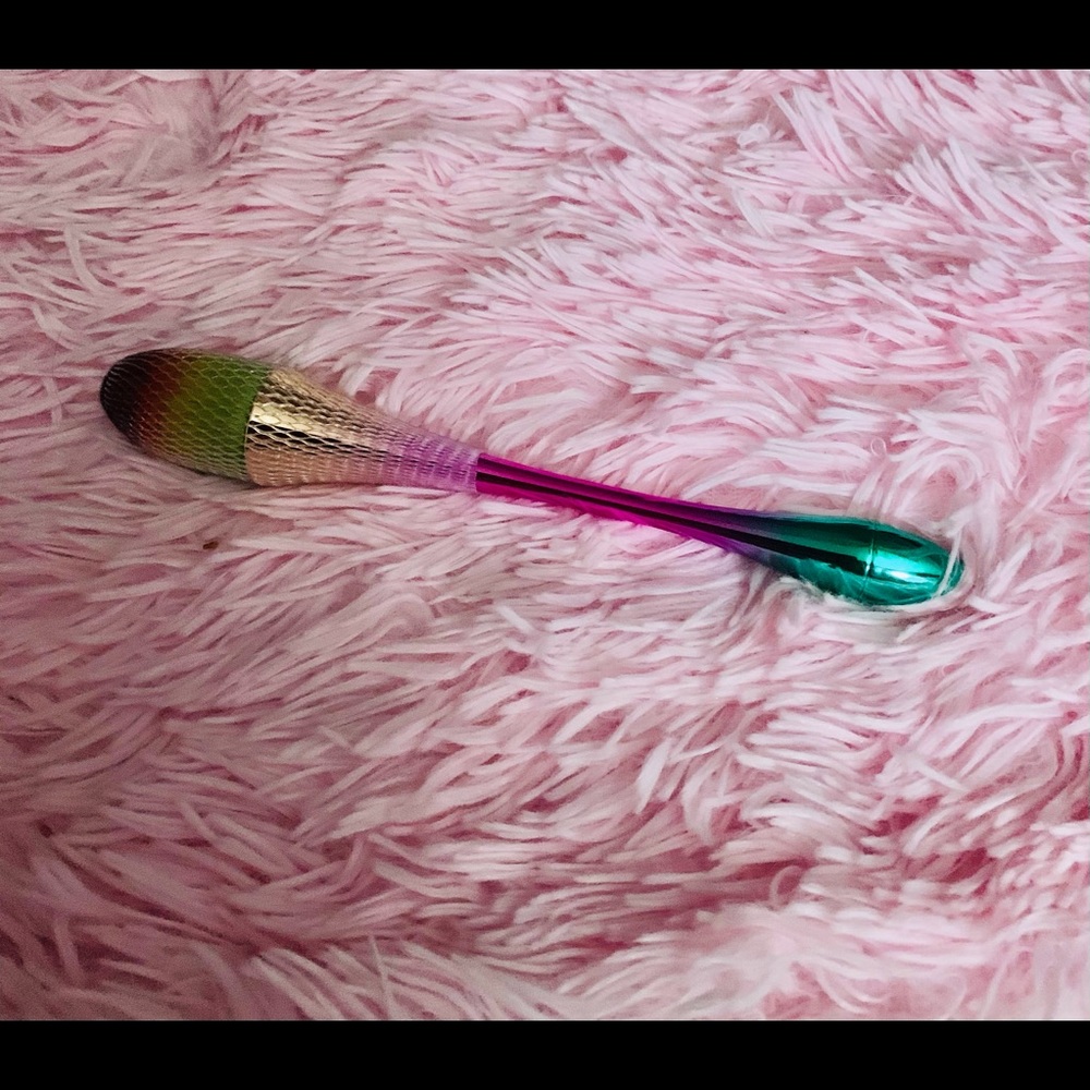 Makeup brush - Picture 2 of 2